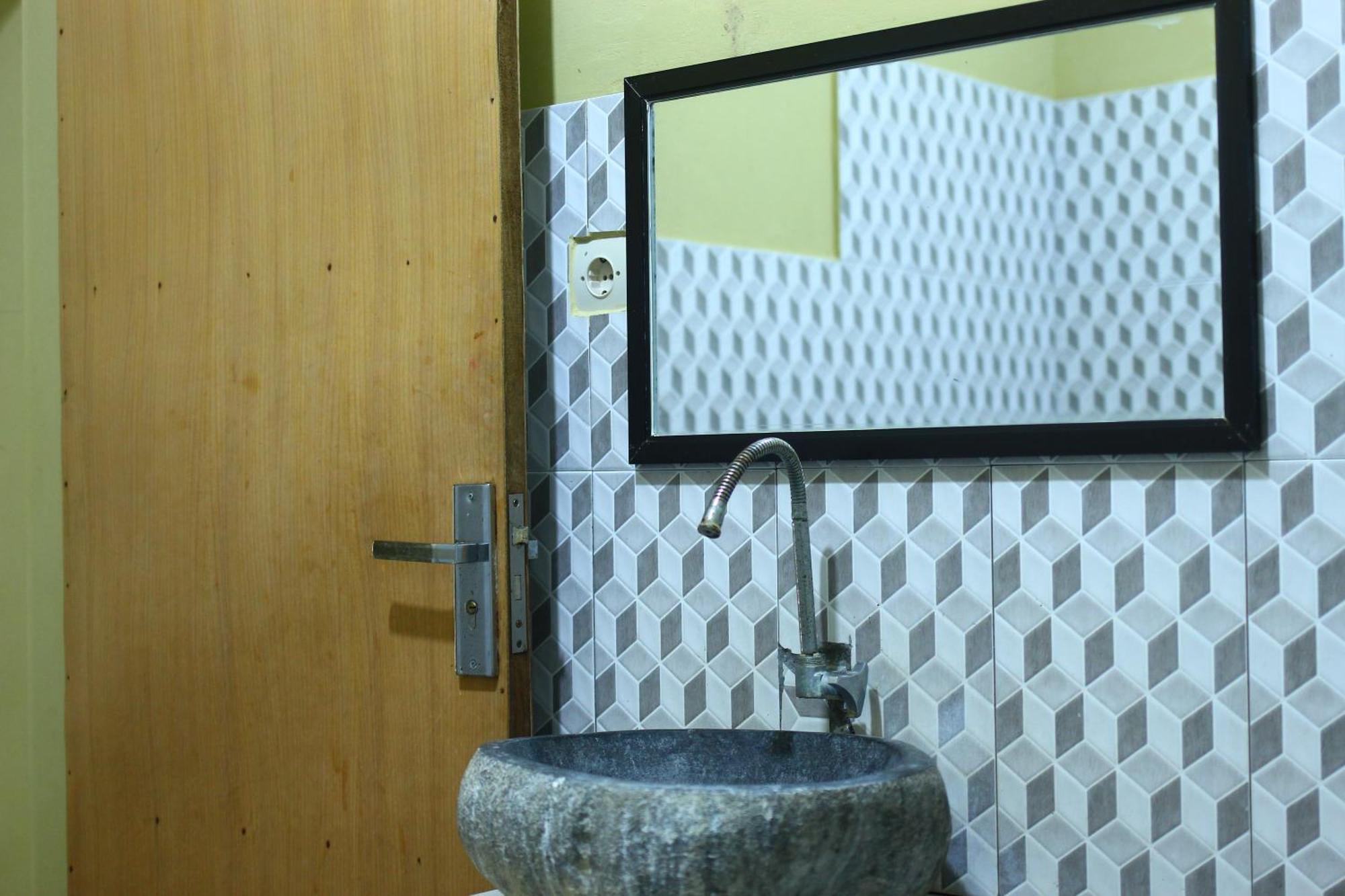 Three V Homestay Kuta  Esterno foto