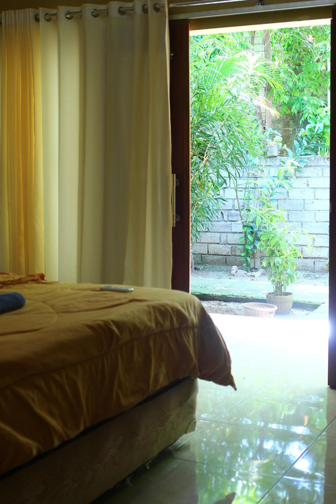 Three V Homestay Kuta  Esterno foto