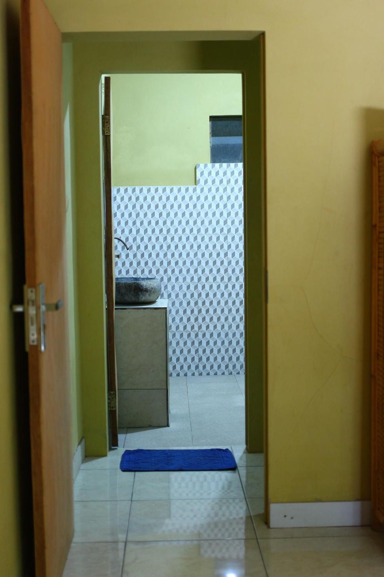 Three V Homestay Kuta  Esterno foto