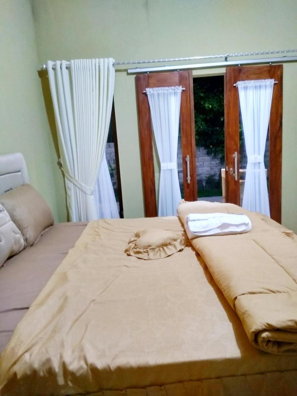 Three V Homestay Kuta  Esterno foto